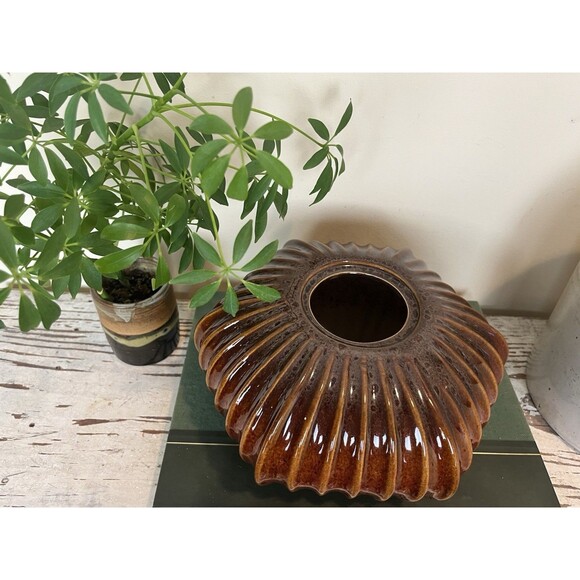 Vintage Brown Fluted Hexagon Ribbed Shaped Glazed Unique Retro Vase Planter - Picture 4 of 9